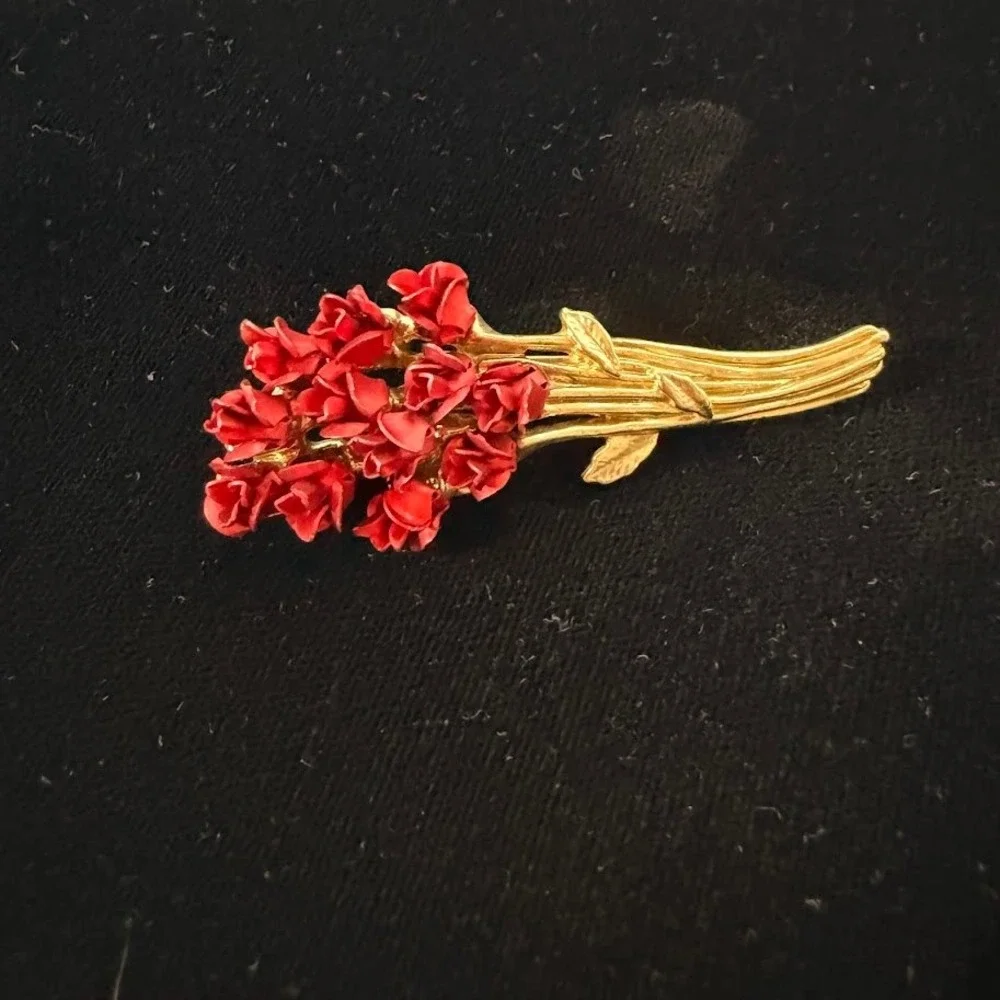 Vintage‎ Avon Red Enamel Rose Bouquet Brooch Gold Tone Floral Pin Gift Valentine